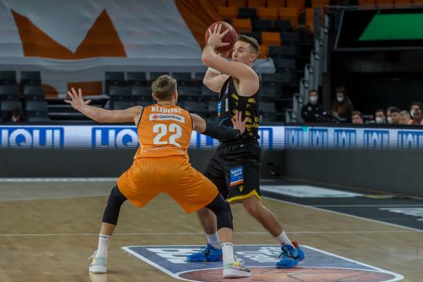 球队在攻防 球队在攻防