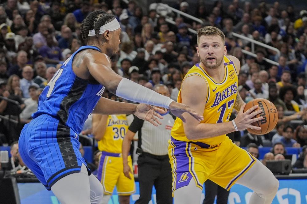 带伤上阵并 带伤上阵并